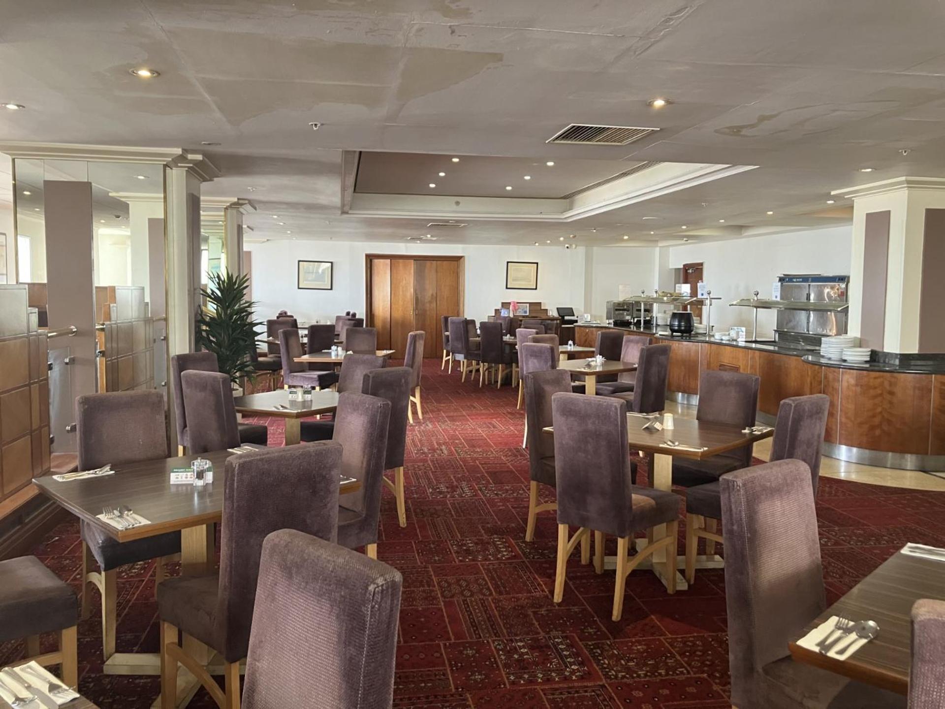 Grand Hotel Μπλάκπουλ Εξωτερικό φωτογραφία The restaurant at the hotel