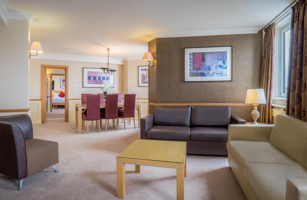 Grand Hotel Μπλάκπουλ Εξωτερικό φωτογραφία A living room in a hotel