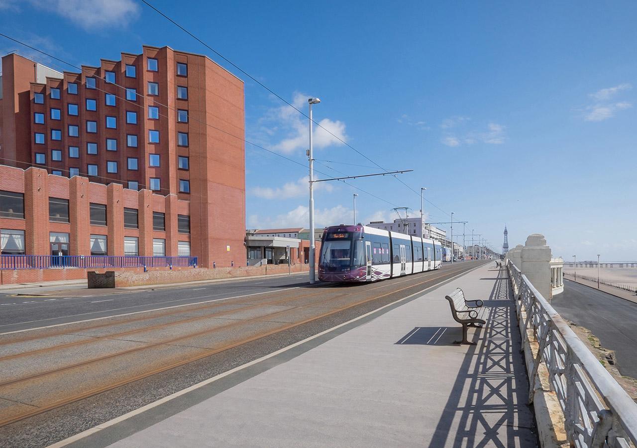 Grand Hotel Μπλάκπουλ Εξωτερικό φωτογραφία Tram in Blackpool
