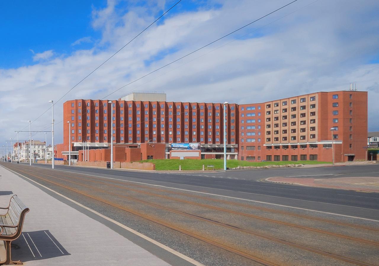 Grand Hotel Μπλάκπουλ Εξωτερικό φωτογραφία The hotel in 2017